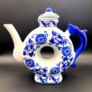 Vtg Blue & White Bombay & Co Floral Doughnut Style Teapot Made in China unmarked